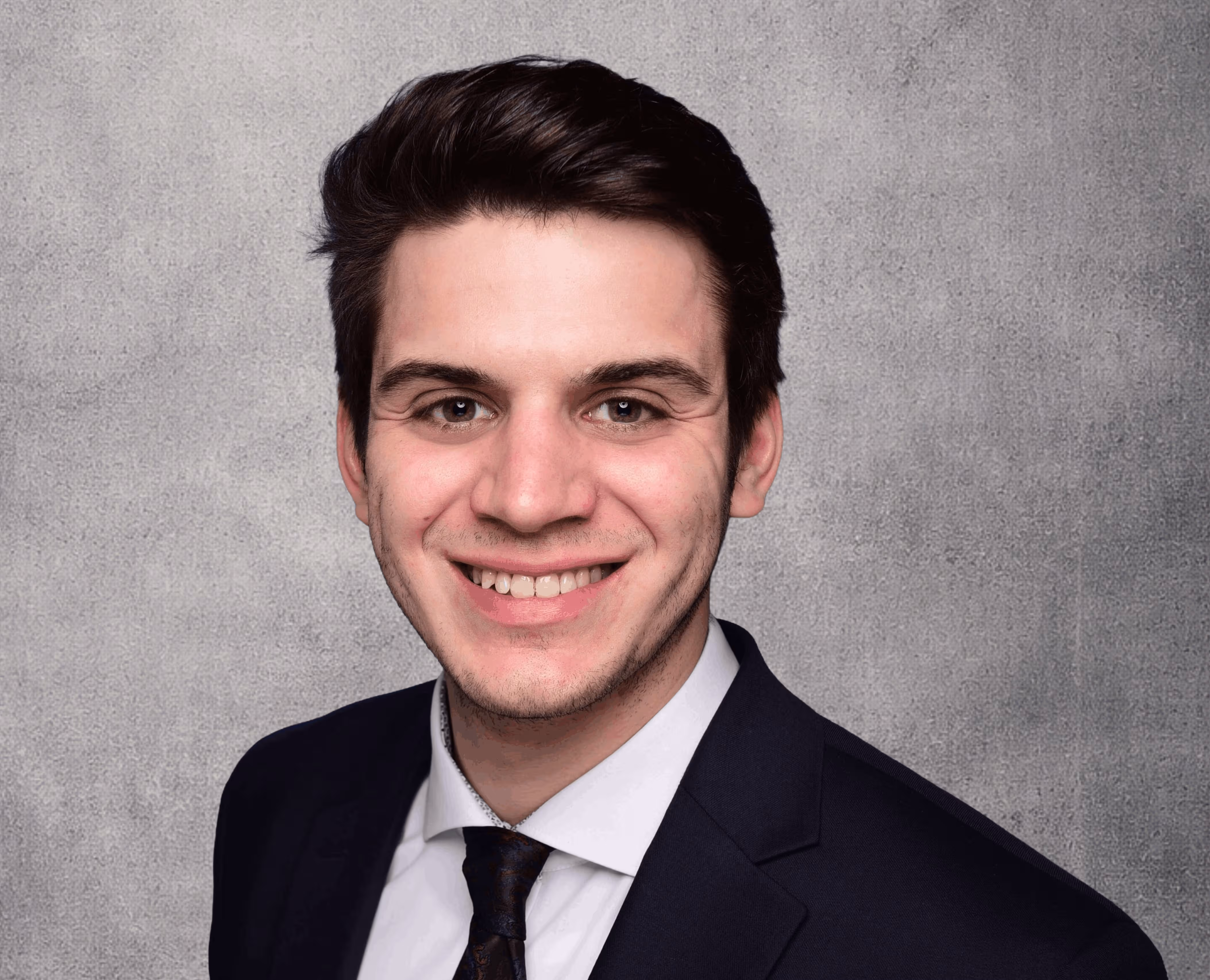 Dominik Skornia, LL.B.